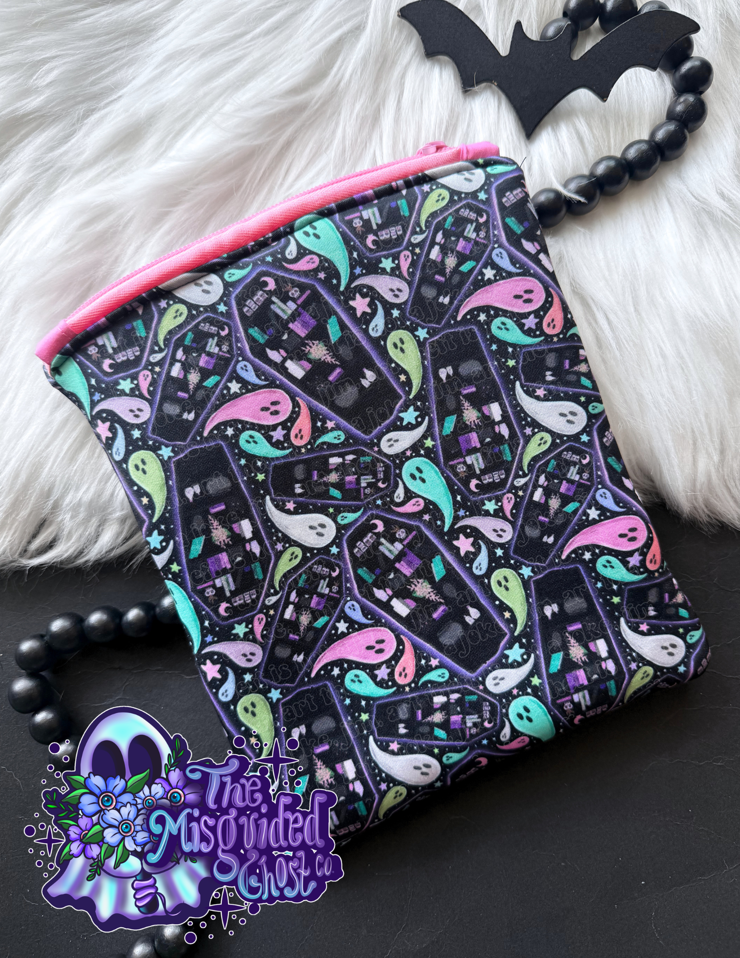 Spooky shelves e-reader sleeve