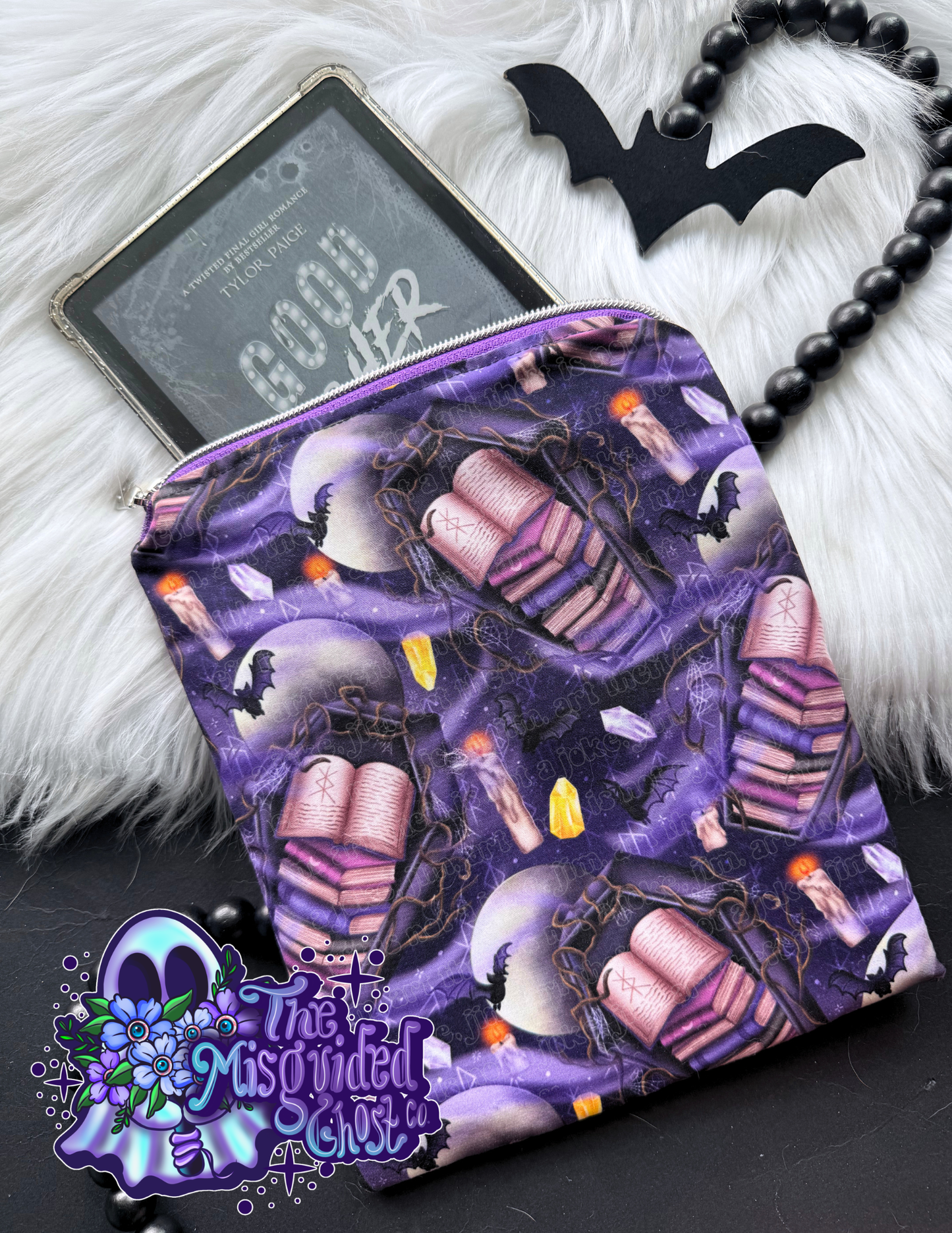 Moonlight shelves e-reader sleeve